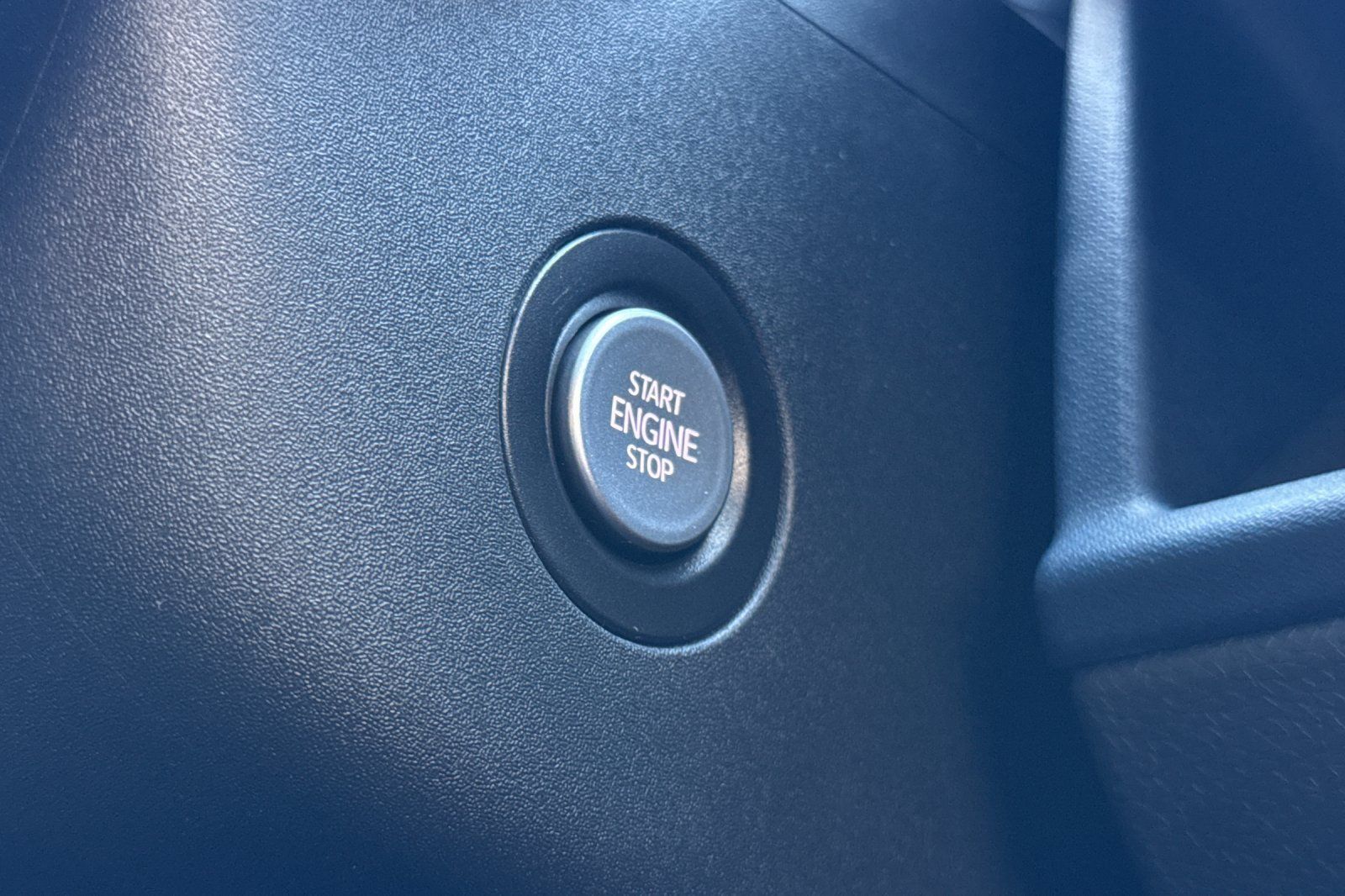 New 2025 Volkswagen ID. Buzz Pro S RWD image 24