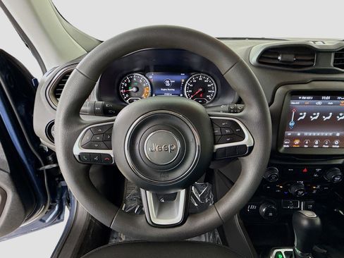 Used 2023 Jeep Renegade Latitude image 11