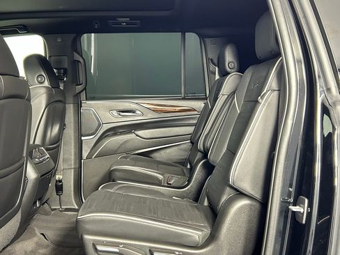 Used 2022 Cadillac Escalade ESV Premium Luxury image 19
