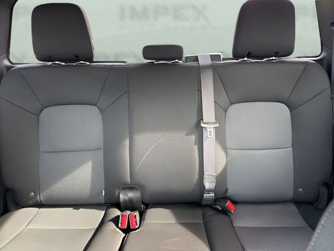 Used 2024 Chevrolet Colorado W/T image 10