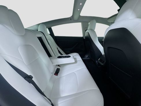 Used 2022 Tesla Model 3 image 23
