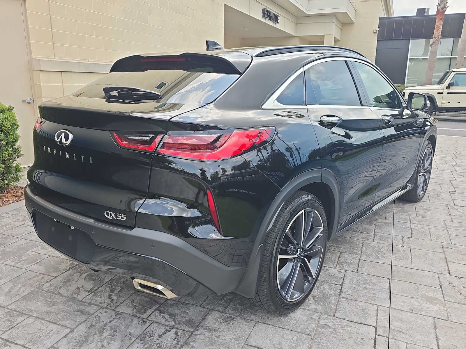 Used 2023 INFINITI QX55 Luxe w/ Cargo Package AWD/4WD image 3