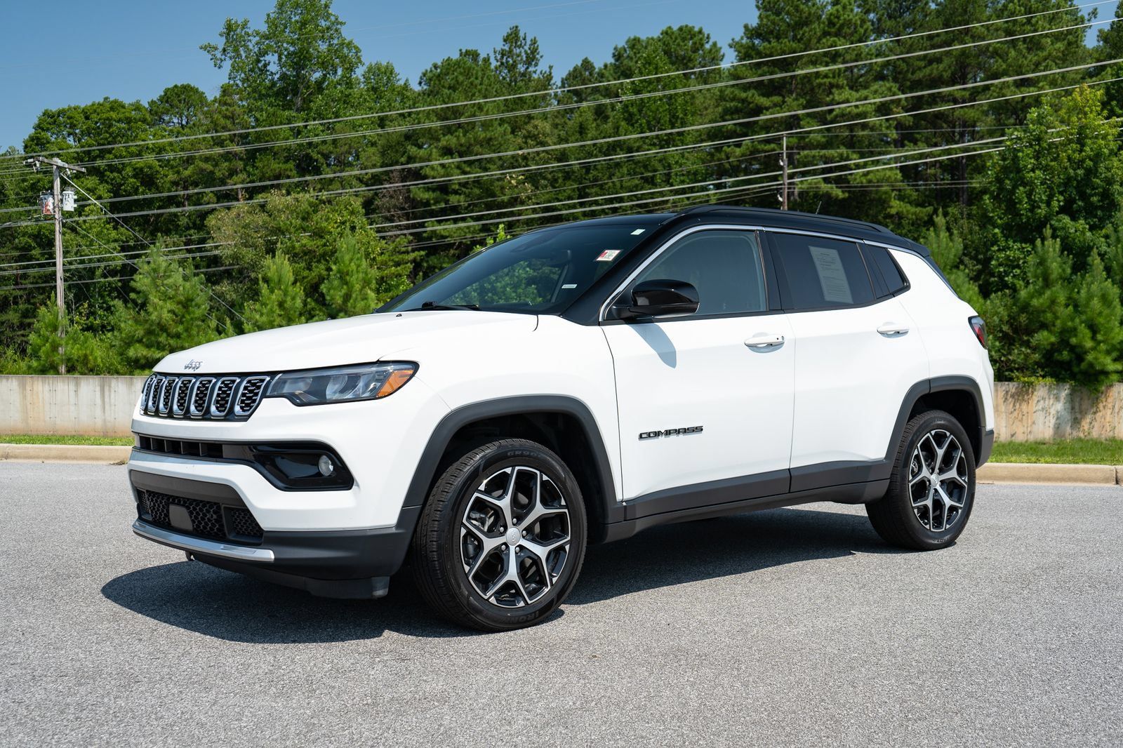 Used 2024 Jeep Compass Limited AWD/4WD image 3
