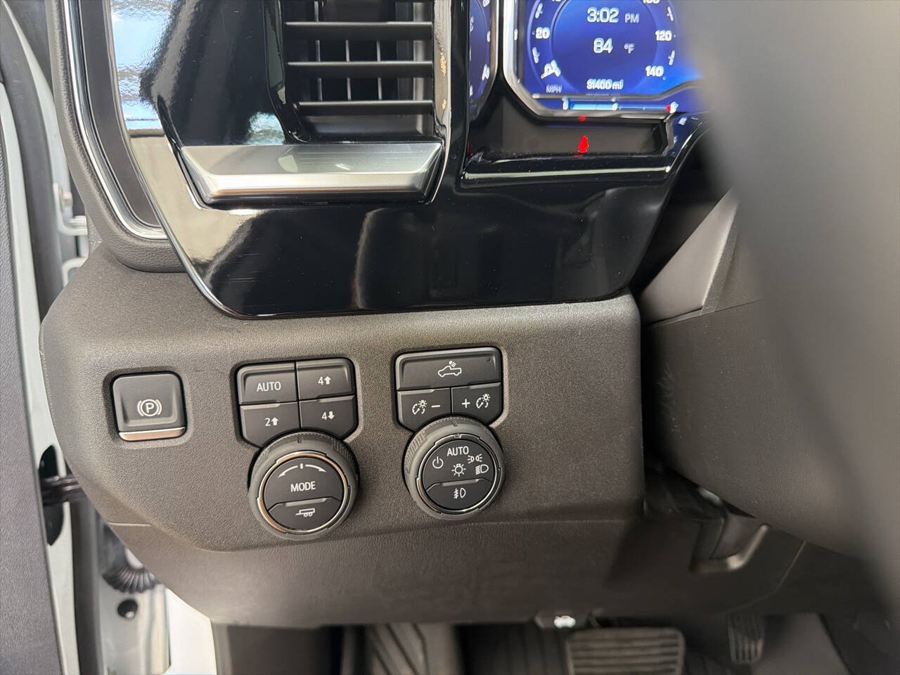 Used 2024 Chevrolet Silverado 1500 RST w/ Convenience Package II AWD/4WD image 19