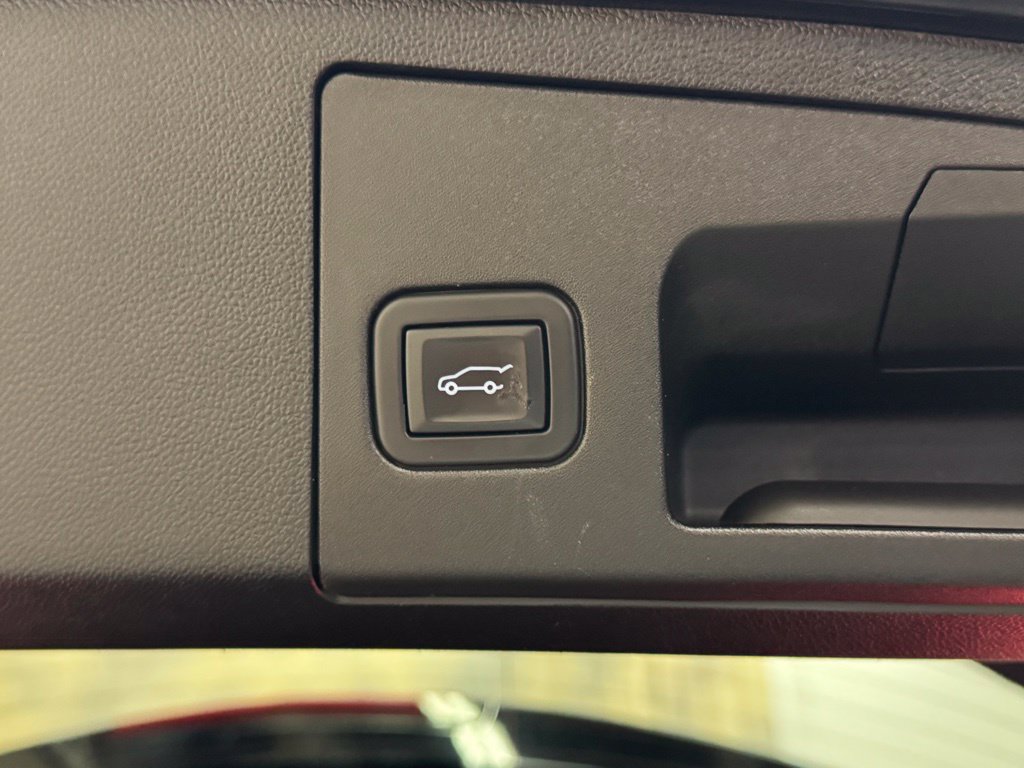 Used 2023 Cadillac XT4 Premium Luxury AWD/4WD image 35