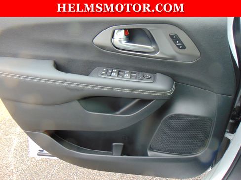 New 2026 Chrysler Pacifica Select w/ S Appearance Package image 17