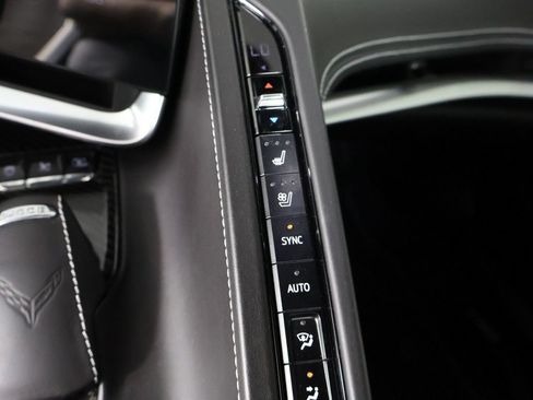 Used 2021 Chevrolet Corvette Stingray Premium Conv w/ Z51 Performance Package RWD image 45