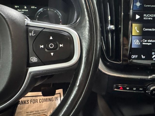 Used 2019 Volvo XC60 T5 Momentum w/ Multimedia Package AWD/4WD image 16