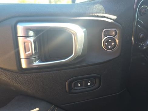 Used 2021 Jeep Wrangler Unlimited Sahara AWD/4WD image 13