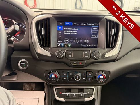 Used 2023 GMC Terrain SLT image 23