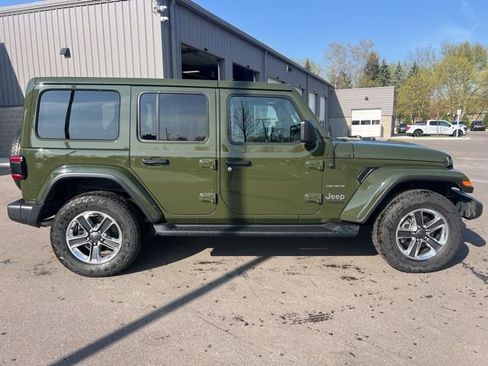 Used 2021 Jeep Wrangler Unlimited Sahara AWD/4WD image 4