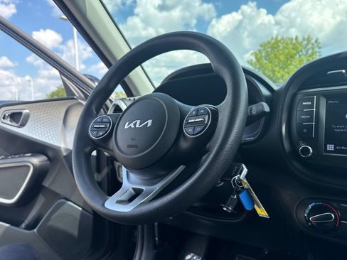 Used 2023 Kia Soul LX w/ Option Group 015 FWD image 19