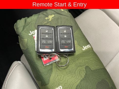 Used 2021 Jeep Grand Cherokee L Overland w/ Advanced Protech Group III AWD/4WD image 8