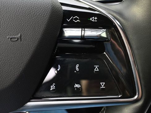 Used 2024 Cadillac Lyriq Sport AWD/4WD image 34