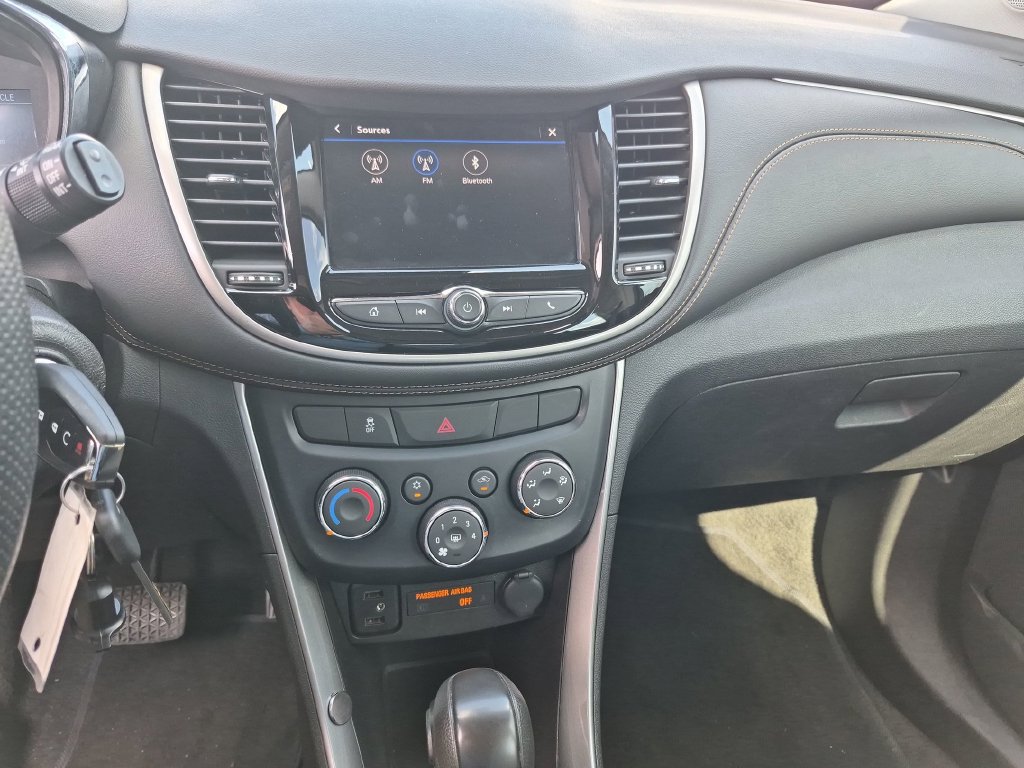 Used 2020 Chevrolet Trax LS FWD image 32