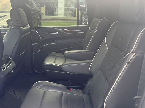 Used 2022 Cadillac Escalade ESV Premium Luxury AWD/4WD image 27