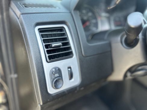 Used 2009 Pontiac Torrent 2WD w/ Preferred Package image 12