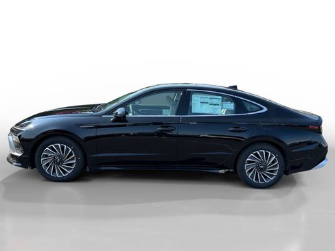 New 2025 Hyundai Sonata Limited image 2