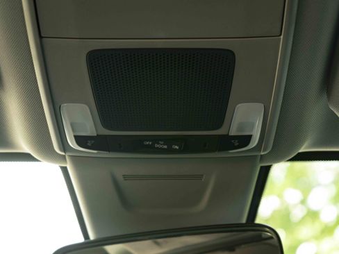 Used 2025 Honda CR-V LX image 37