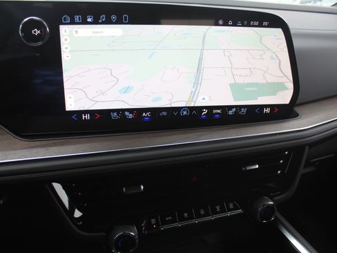 New 2026 Chevrolet Suburban High Country image 12