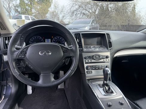 Used 2010 INFINITI G37 Journey w/ Premium Pkg image 11
