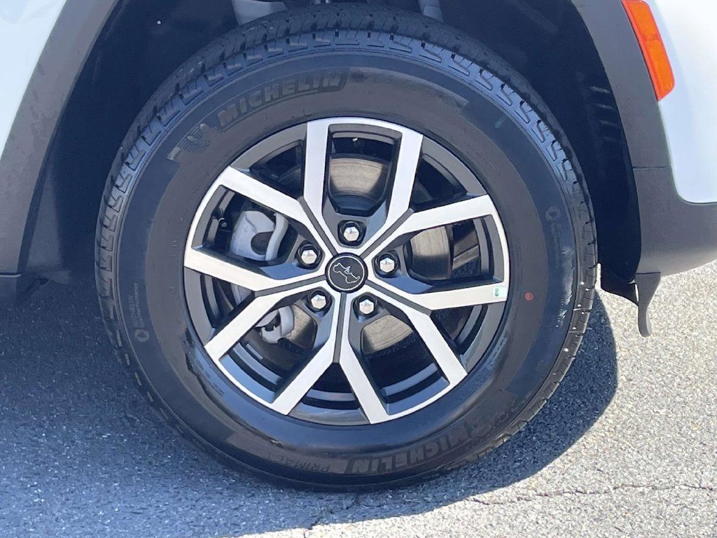 New 2027 Jeep Grand Cherokee Laredo X AWD/4WD image 10