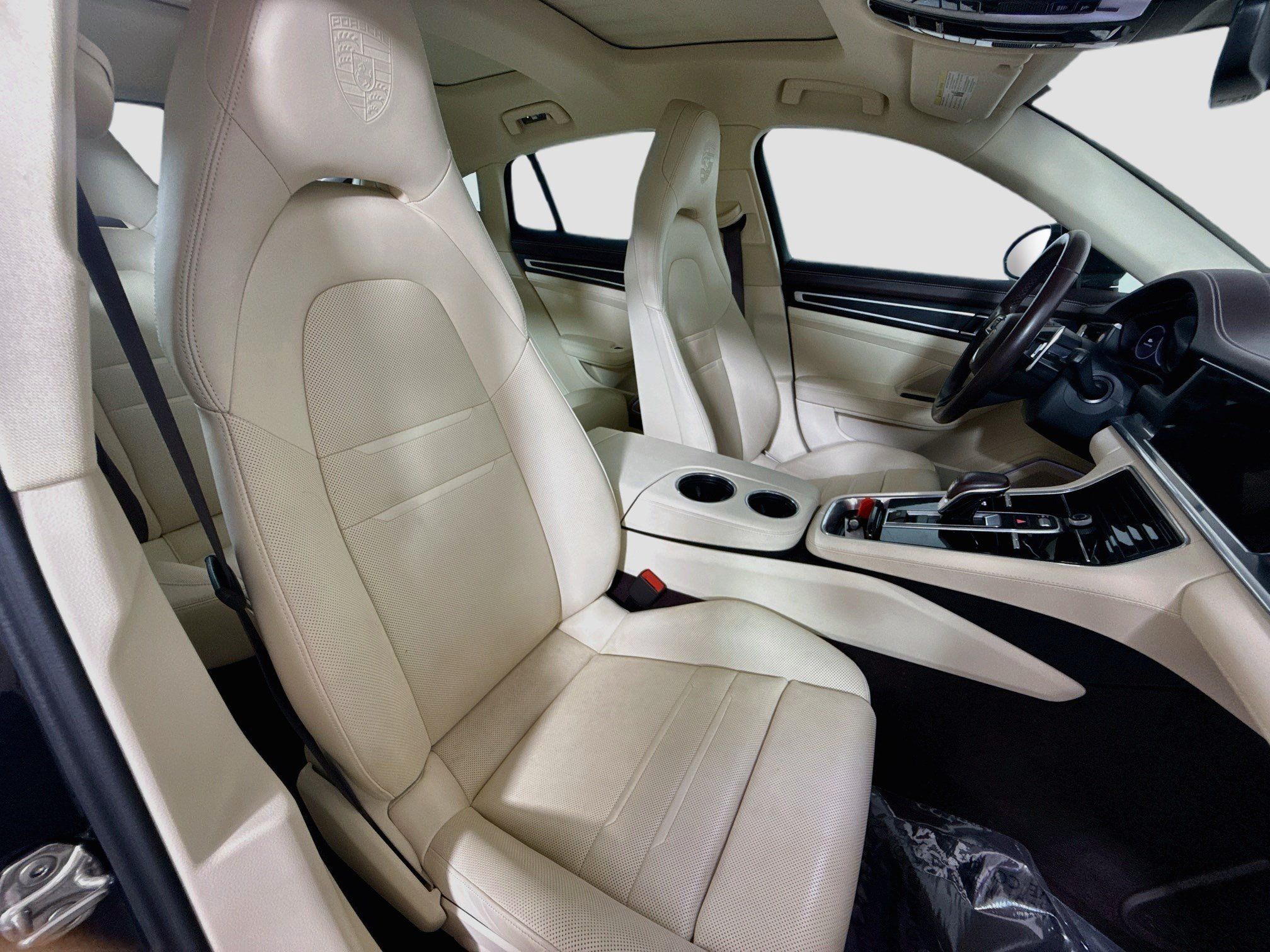 Used 2023 Porsche Panamera 4 Platinum Edition AWD/4WD image 28