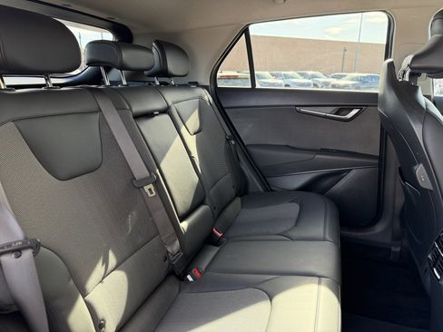 Used 2024 Kia Niro EX image 39