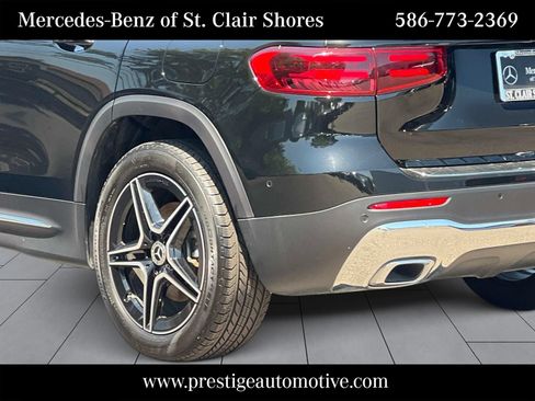 Used 2026 Mercedes-Benz GLB 250 4MATIC image 4