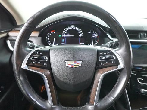 Used 2018 Cadillac XTS Luxury image 14