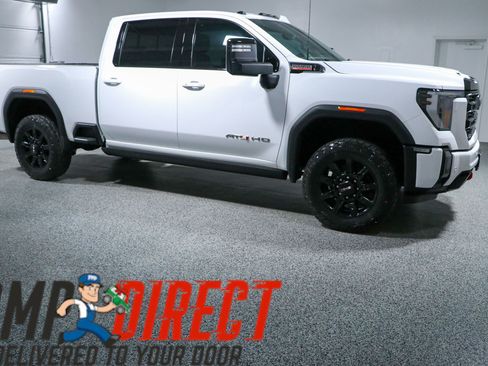 Used 2024 GMC Sierra 2500 AT4 w/ Technology Package AWD/4WD image 6