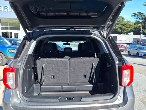 Used 2023 Ford Explorer XLT w/ Equipment Group 202A image 6
