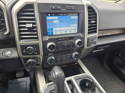 Used 2018 Ford F150 Lariat w/ Equipment Group 502A Luxury image 20