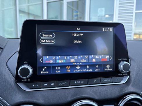 Used 2024 Nissan Sentra SV FWD image 30