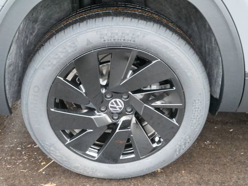 New 2026 Volkswagen Atlas SE image 5