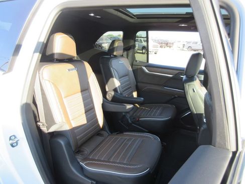 Certified 2026 GMC Acadia Denali Ultimate w/ LPO, All-Weather Package AWD/4WD image 26