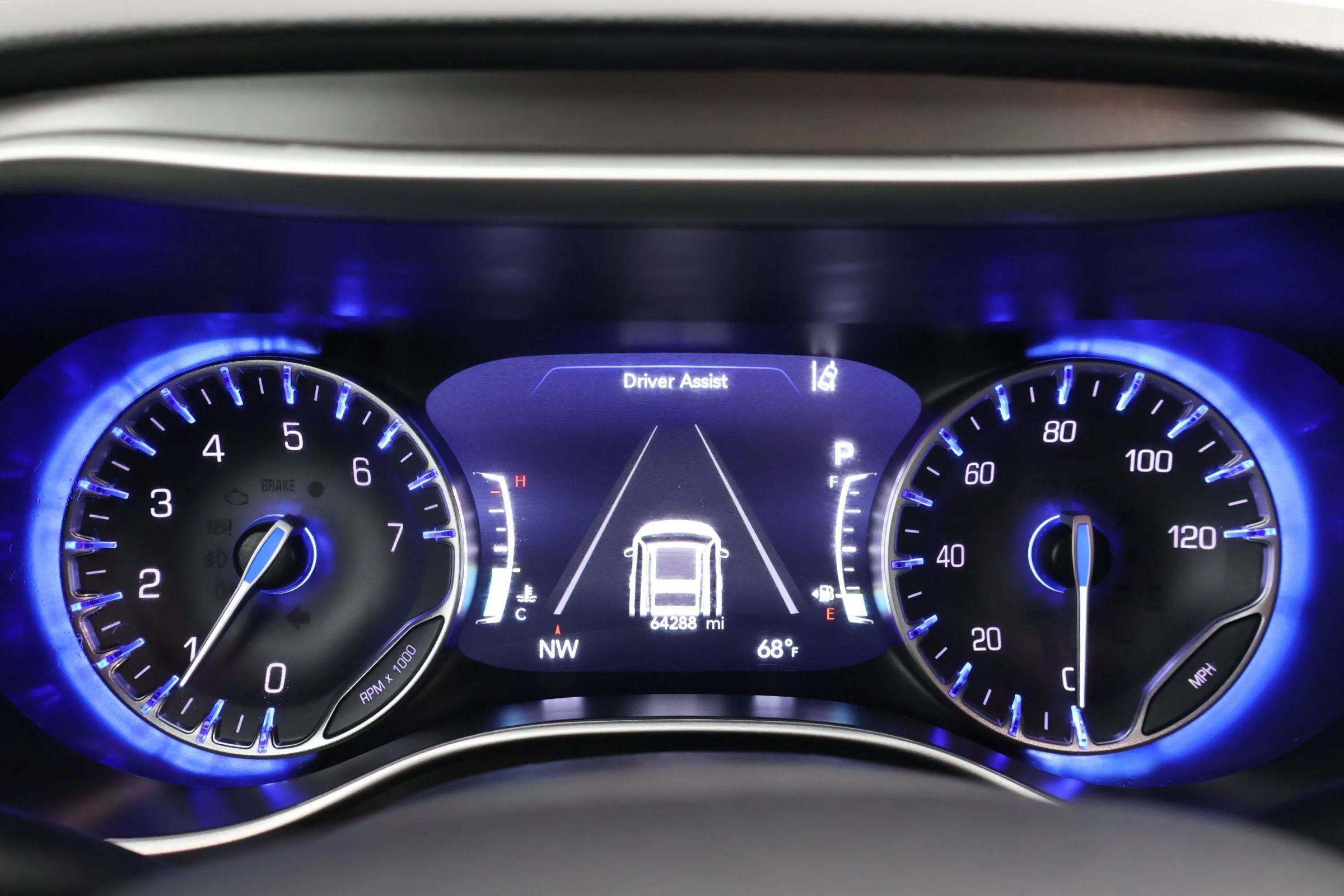 Used 2024 Chrysler Pacifica Touring-L FWD image 28