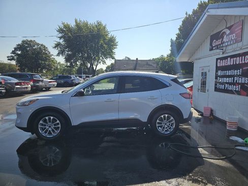 Used 2022 Ford Escape SE FWD image 6