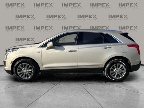 Used 2017 Cadillac XT5 FWD image 3
