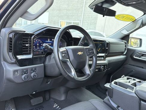Used 2023 Chevrolet Silverado 1500 LT AWD/4WD image 10