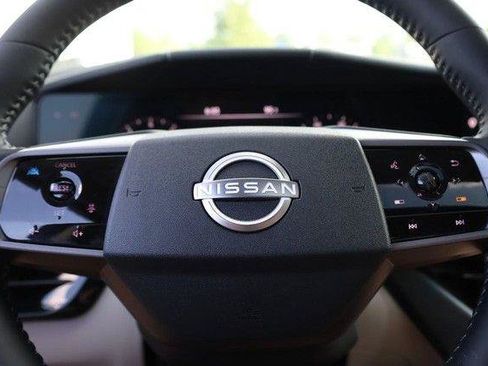 Used 2025 Nissan Murano SL AWD/4WD image 11