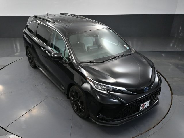 Used 2021 Toyota Sienna XSE FWD image 50