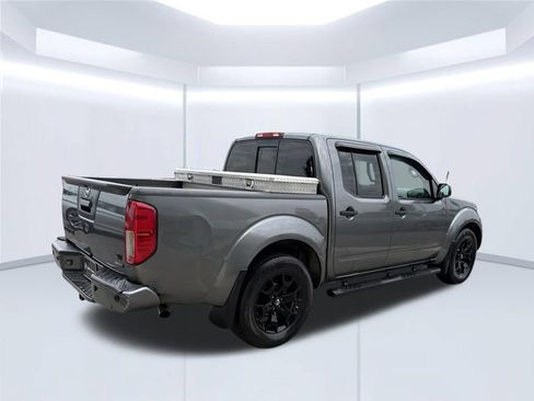 Used 2018 Nissan Frontier SV w/ Value Truck Package RWD image 7