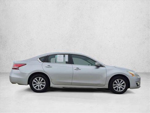 Used 2014 Nissan Altima 2.5 S FWD image 4