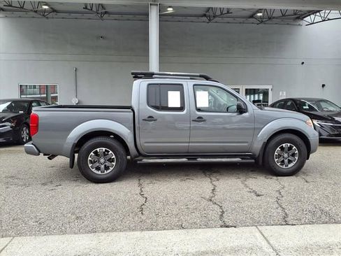 Used 2018 Nissan Frontier SV image 22