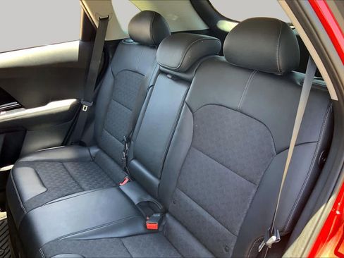 Used 2022 Kia Niro LXS FWD image 21
