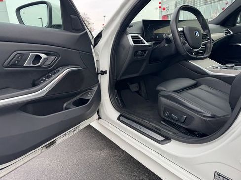 Used 2025 BMW 330i Sedan image 13