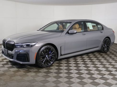 Used 2022 BMW 750i xDrive w/ Executive Package AWD/4WD image 14