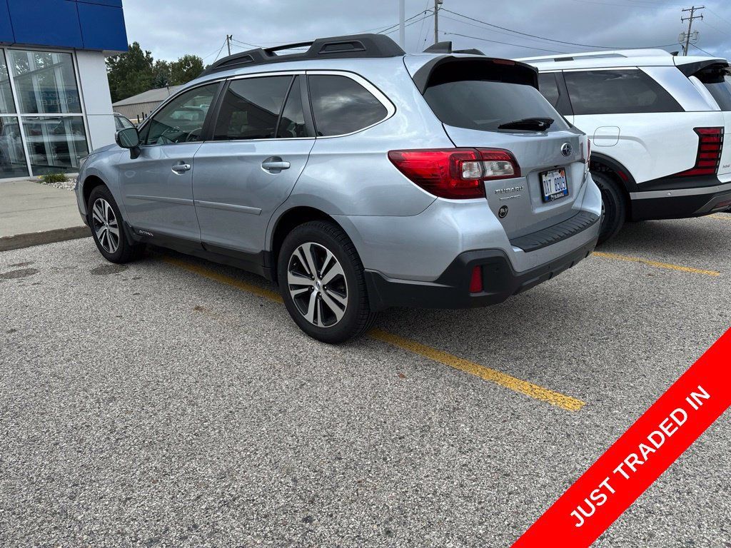 Used 2018 Subaru Outback 2.5i Limited AWD/4WD image 3