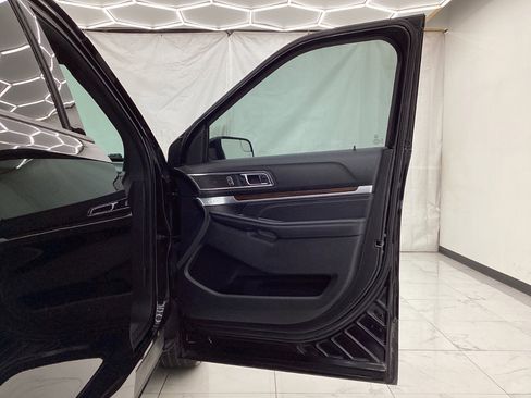 Used 2018 Ford Explorer Limited FWD image 19